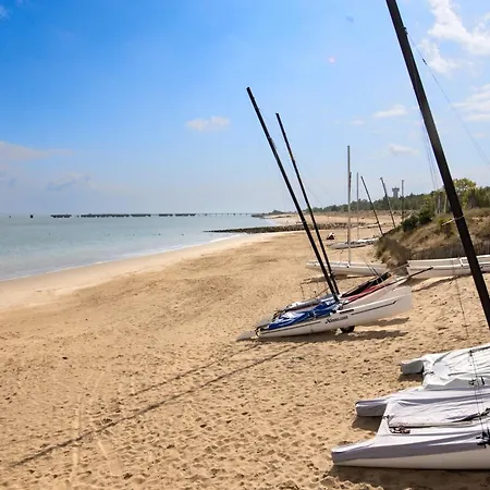 Les Pieds Dans L'eau בית נופש