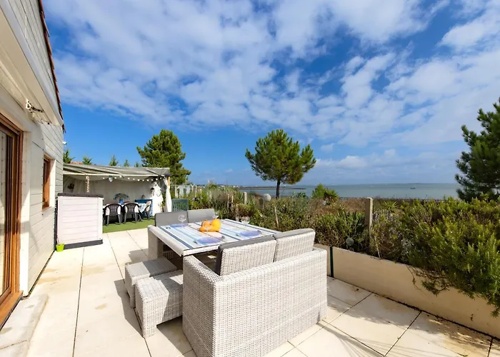 Semesterbostad Les Pieds Dans L'eau